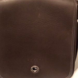 Coach shoulder strap bag like new rarely used.